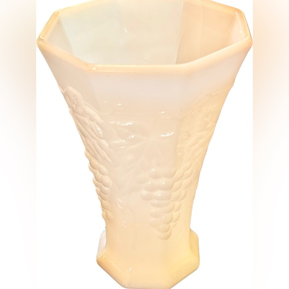 Vintage Milk Glass Vase Hexagon Bouquet Vase Embossed Grape & Vine Pattern - Picture 3 of 10